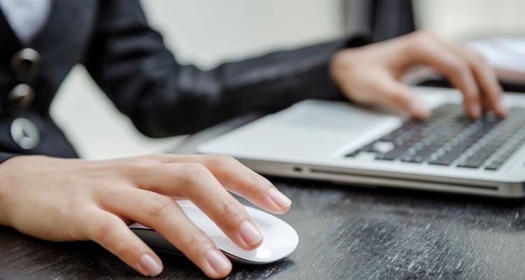 universidad en línea a un clic de distancia