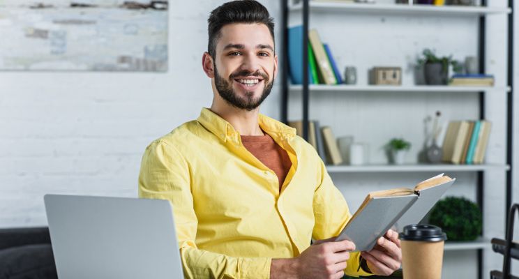 Conoce los requisitos para estudiar una Carrera en Línea