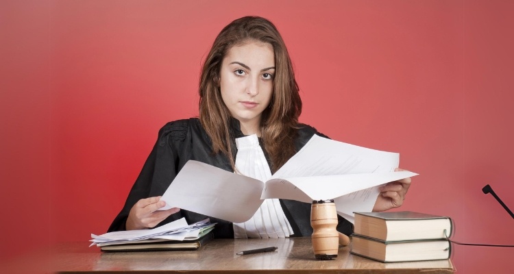 Ventajas y desventajas de estudiar la carrera de Derecho